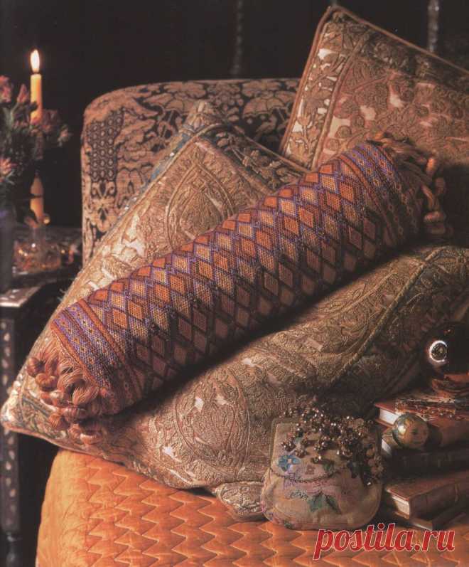 View image: 045 Joyce Petschek Beautiful bargello (1997)