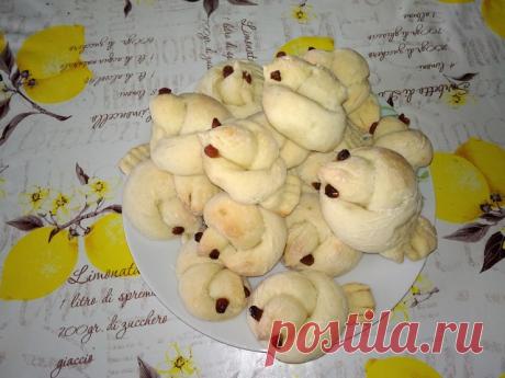 22 марта - Жаворонки (сороки).
"Жаворонки, прилетите,
Студену зиму унесите,
Теплу весну принесите:
Зима нам надоела,
Весь хлеб у нас поела!"