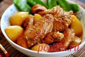 Крылышки с картошкой в духовке: в форме, в рукаве и горшочке