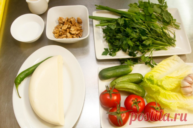 Роллы по-грузински: вместо водорослей — расплавленный сулугуни!