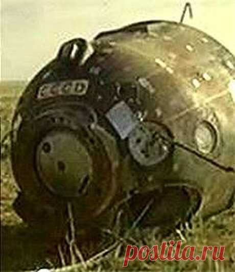 Трагедия на космическом корабле Союз-11: 30 июня 1971 годапогибли космонавты: Георгий Добровольский, Владислав Волков и Виктор Пацаев