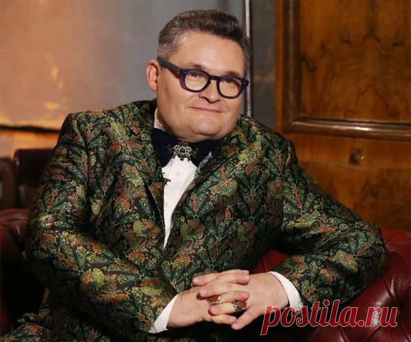 Как распознать провинциального человека: три цитаты Александра Васильева
В нашем мире так все смешалось и встало с ног на голову, что теперь нельзя с точной уверенностью сказать, что в Питере живут люди высокой культуры, в Москве — те, кто любит деньги и жертвы моды, в Сочи — лентяи и бездельники, а все остальные жители страны — это глухая провинция, люди ведомые и без […]
Читай дальше на сайте. Жми подробнее ➡