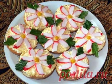 (94) Вкусные рецепты - Бутерброды "Крабовые цветы"