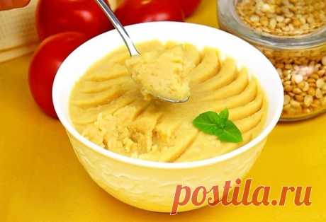 Гороховая каша (пюре)Вкусная, нежная и бархатистая гороховая каша (пюре), которая готовится без замачивания гороха и без соды. Гороховую кашу можно заправить сливочным маслом и подать в качестве гарнира к основному блюду, или заправить обжаренным луком и подать как самостоятельное блюдо. Из каши можно приготовить нежное гороховое пюре, с помощью толкушки или блендера...Ингредиенты:- Горох желтый колотый – 500 г- Вода – 1 л- Соль – 1 ...