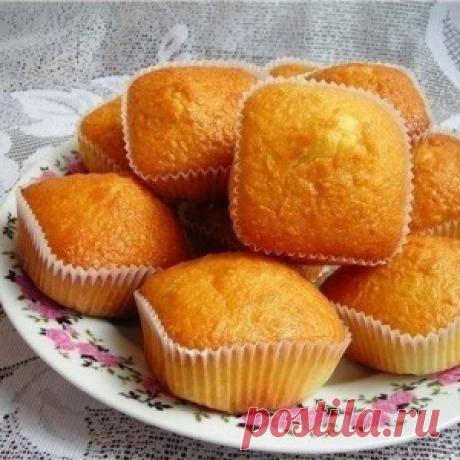 Простые и вкусные кексы со сгущенкой