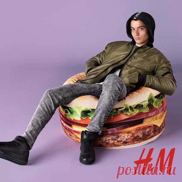 Актуальные мужские модели для модных осенних образов в новой коллекции Divided. #hmmen #hm