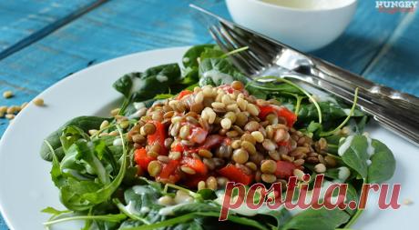 Салат из чечевицы с красным перцем и шпинатом -  вкусный и питательный салат!