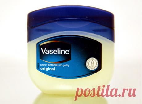Вазелин
Вазелин очень широко применяется не только в медицине, но и в других областях, в том числе и в косметологии.