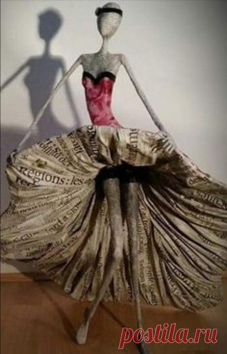 Sculpture papier mâché . Camille jacobs