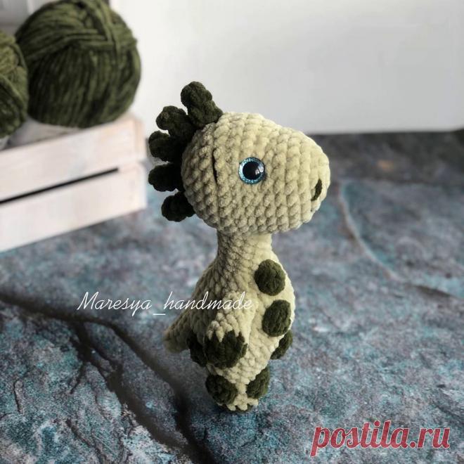 СХЕМА вязания динозавра крючком из плюшевой пряжи #амигуруми #схемыамигуруми #вязанаяигрушка #вязаныйдинозавр #игрушкикрючком #amigurumipattern #amigurumidinosaur #crochetdinosaur
