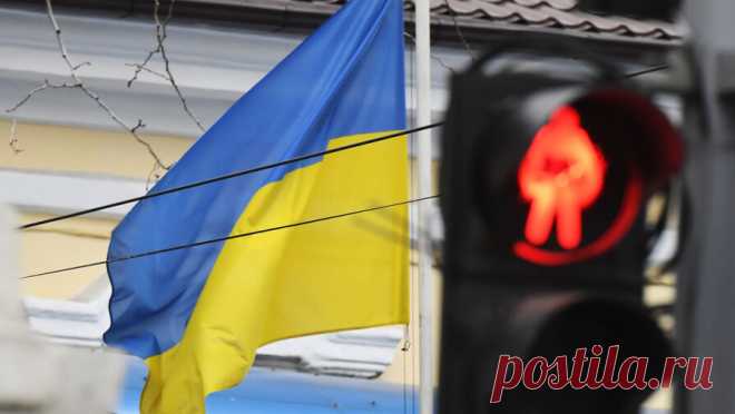 В Берлине рассказали о сокращении числа развешанных по городу украинских флагов. Количество флагов Украины, развешенных по Берлину, заметно уменьшилось. Об этом в беседе с RT рассказала жительница столицы Германии Беттина Альшер. По ее словам, сейчас украинскую символику можно увидеть у посольства страны и у Красной ...