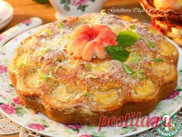 Пирог на кефире с персиками. Вкусный, нежный, ароматный и в меру сладкий пирог. Пирог приготовлен на кефире и на растительном масле. Дополнение к пирогу - свежие персики. Очень прост в приготовлении.
