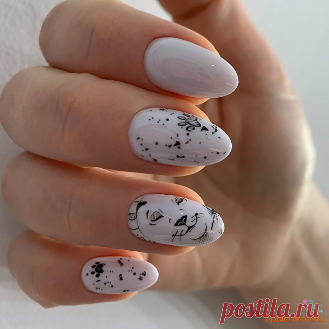 Милый белый маникюр с мордочкой и лапками
