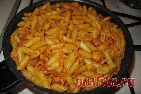 Макароны по-флотски с куриным мясом 

Ингредиенты: 
Куриное филе 300 г. 
Макароны 200 г. 
Показать полностью…