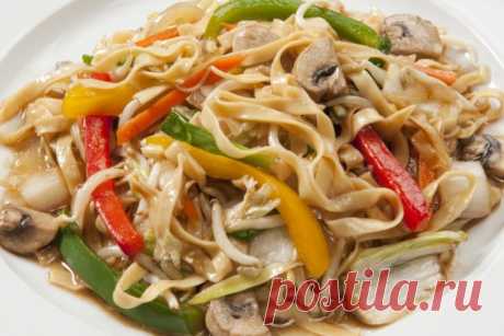 15 простых рецептов лапши вок с курицей