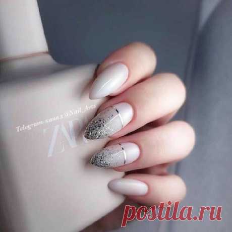 Светлый маникюр (миндаль с блестками) - купить в Киеве | Tufishop.com.ua