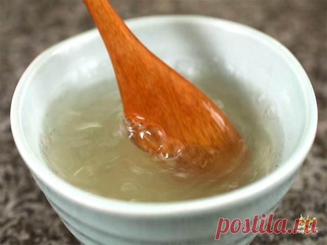 Полезно знать! Как правильно разводить желатин

Развести желатин не сложно - растворить его в холодной воде, далее долить жидкость до нужного объёма и подогреть.