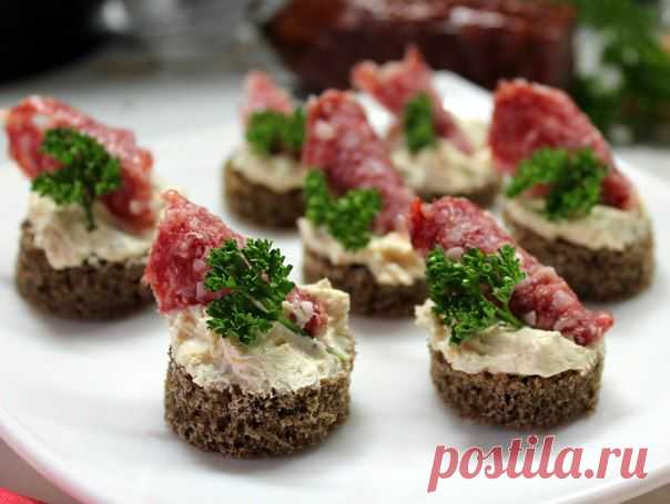 мини бутерброды) вкусно и просто)