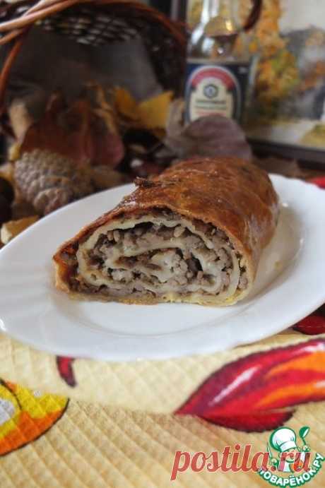 Штрудель мясной с карамельным луком - кулинарный рецепт