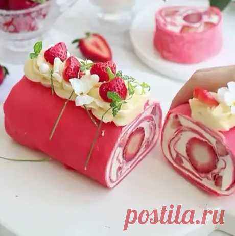Рецепт блинного рулета с клубникой