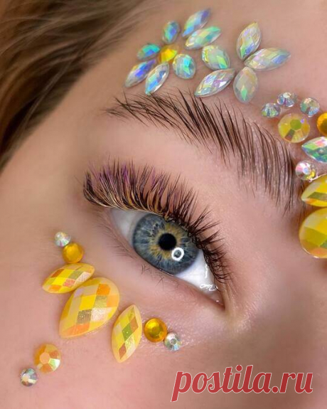 Цветное наращивание ресниц - виды и луки • Журнал NAILS