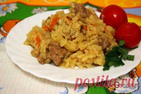 Ароматная рисовая каша с мясом и капустой На днях, хотела приготовить к ужину ленивые голубцы, но совсем забыла, что моя мясорубка еще на старой квартире, пришлось быстро менять планы. В результате получилось очень вкусное и сытное блюдо- ароматная рисовая каша с мясом и капустой. Семья осталась довольна ужином!