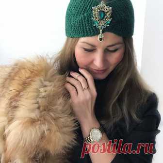 На данном изображении может находиться: 2 человека