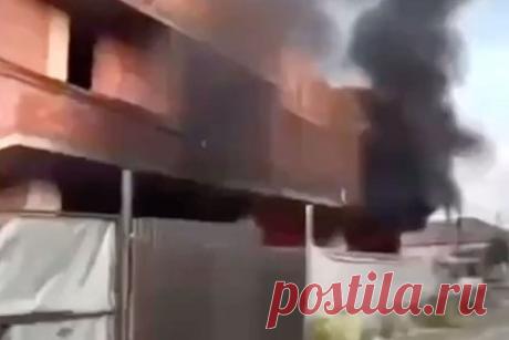 В Нальчике подожгли еврейский культурный центр. В Нальчике неизвестные подожгли здание еврейского культурного центра. , поджог совершили при помощи подожженных автомобильных покрышек, которые закинули в строящееся здание. Помимо этого злоумышленники оставили на стене надпись антисемитского содержания с призывом к расправе над евреями.