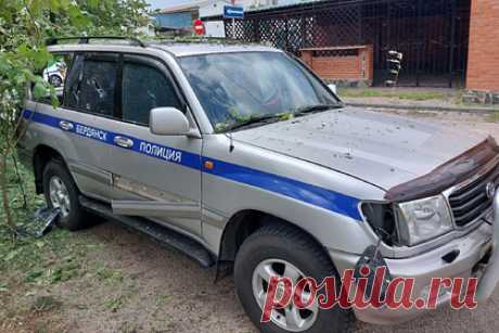 В Бердянске произошел взрыв. В Бердянске прогремел взрыв. Он произошел возле оздоровительного центра «Криворожский горняк», где размещены беженцы из Мариуполя. По предварительным данным, в результате случившегося пострадал один человек — заместитель начальника ГАИ Бердянска Александр Колесников. Его доставили в больницу с осколочными ранениями.