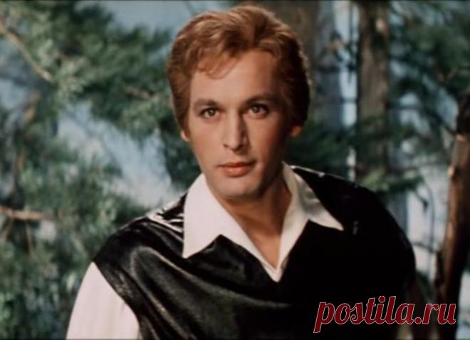 За кадром фильма «Алые паруса»: Как Василий Лановой повторил поступок капитана Грэя для своей жены