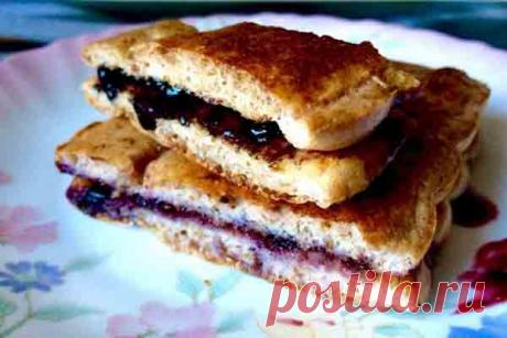 Бисквитное пирожное с вареньем - на vse-o-ede-online.ru Бисквитное пирожное с вареньем имеют очень приятный ягодный вкус. Подойдут идеально для больших компаний или просто попить чай вместе со своей семьей.