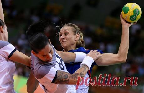 Эпизод из финального матча олимпийского турнира между женскими сборными России и Франции.
© Валерий Шарифулин/ТАСС. Подробнее на ТАСС:
https://tass.ru/sport/3554244 | ТАСС: Спорт - Российские гандболистки завоевали золото Олимпийских игр