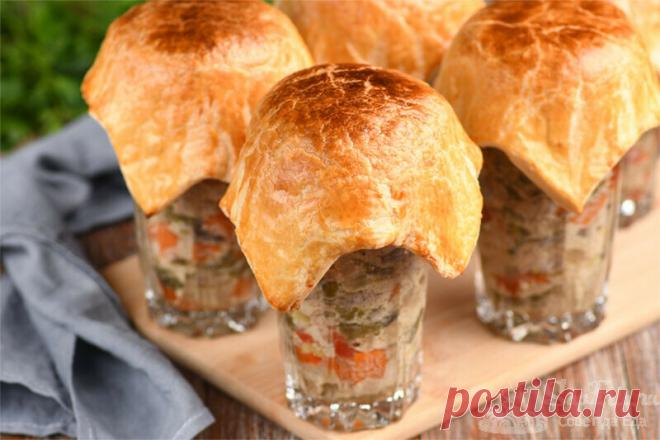Оригинальная подача блюда в стаканах на праздничный стол. Мясо с овощами и грибами
Даже простое на вид, но вкусное блюдо можно подать оригинально на праздничный стол. Отлично подойдет и рагу, и жаркое, и любое тушеное или запеченное блюдо, приготовленное из небольших кусочков. Сегодня готовлю очень вкусную свинину с овощами и грибами. Мясо, грибы и овощи можно брать любые по вкусу. Блюдо таким способом выглядит оригинально и очень красиво. […]
Читай дальше на сайте. Жми подробнее ➡