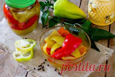Маринованный болгарский перец с медом на зиму Как приготовить вкусный болгарский перец на зиму. Маринованный красный перец на зиму с медом. Маринованный перец в медовой заливке.