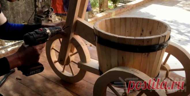 Кашпо для цветов в виде трехколесного велосипеда Если нужно украсить садовый или дачный участок, то цветы — лучшее решение. А если их еще правильно выставить на обозрение, то успех вам гарантирован.     Для декоративного украшения садового участка мы предлагаем использовать кашпо для цветов. Делать