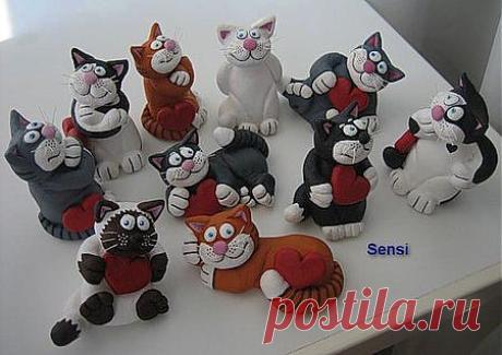 Сувенирные котики из солёного теста