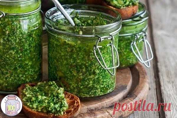 Зеленая аджика из петрушки — очень вкусная и быстрая приправа на зиму