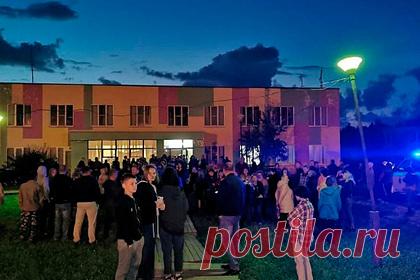 Освещавший народный сход после убийства пенсионерки журналист сообщил об угрозах. Журналист Андрей Трофимов, освещавший народный сход вокруг общежития для мигрантов после изнасилования и убийства пенсионерки в Сергиевом Посаде, начал получать угрозы. «Во время схода через различных людей мне передавали, чтобы я с этим делом закруглялся и не будоражил эту тему», — сказал он.