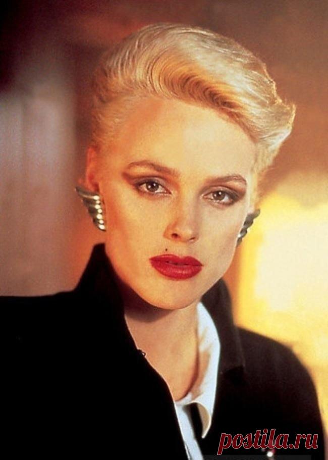 Бриджит Нильсен, 15 июля, 1963