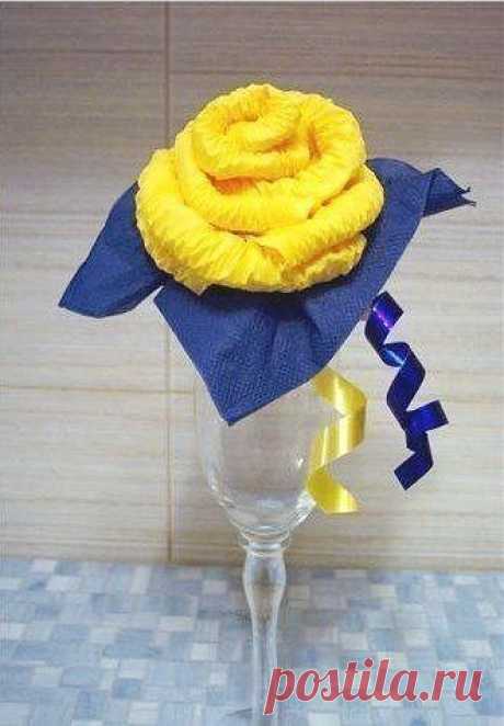 Роза из бумажной салфетки для украшения стола - 24 Октября 2015 - Рукоделие своими руками - &quot;Магия Творчества&quot;-информационный портал.