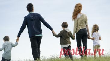 Мать из Кузбасса рассказала, как живёт её многодетная семья. Многодетная мать Наталья Фомина из Юрги Кемеровской области, которую вместе с мужем Владимиром наградили орденом президента России «Родительская слава» за заслуги в укреплении института семьи, рассказала, что всегда хотела иметь много детей. Читать далее