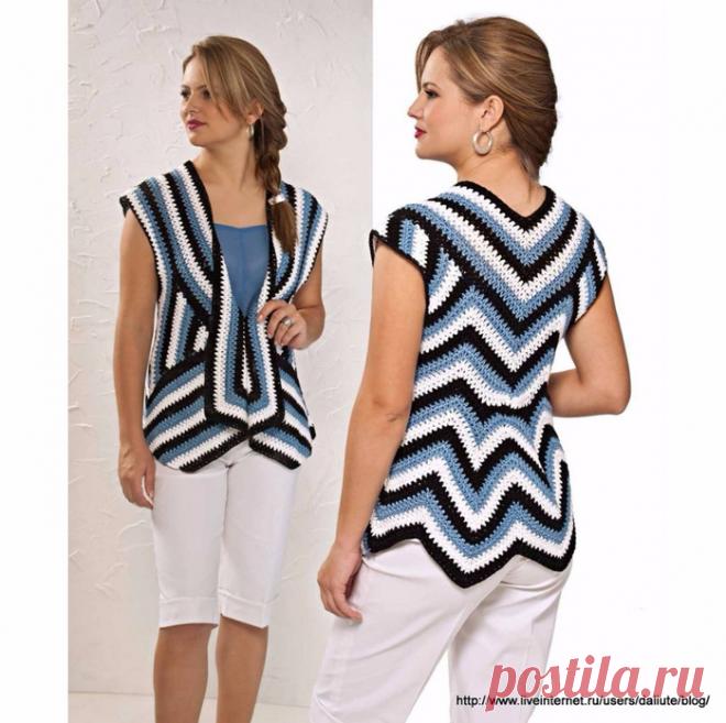 Вязание для женщин. Полосатый жилет крючком.