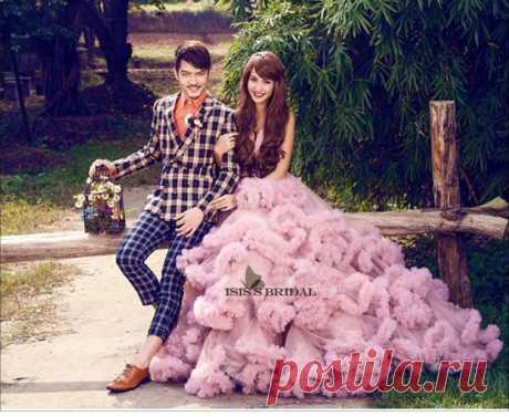 Роскошное платье с бесплатной доставкой курьером!