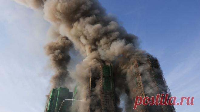 В Гонконге выросло число погибших в результате пожара в жилом комплексе. Число погибших в результате пожара в жилом комплексе Wang Fuk Court в Гонконге возросло с 55 человек до 65. Об этом пишет South China Morning Post. По данным издания, число раненых выросло до 70 человек. До этого стало известно, что ЖК ...