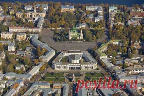 Ярославль считается самым красивым городом Поволжья. Исторический центр города занесен в список объектов Всемирного наследия ЮНЕСКО | Самые яркие достопримечательности Ярославля | lifeglobe.net