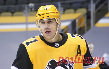 СМИ: &quot;Питтсбург&quot; защитит Евгения Малкина от драфта расширения НХЛ. Он пройдет в ночь на 22 июля Евгений Малкин / Фото: © globallookpress.com
Клуб Национальной хоккейной лиги «Питтсбург Пингвинз» защитит своего российского форварда Евгения Малкина, выбранного под первым номером на драфте расширения, который пройдет в ночь с четверга на пятницу, пишет Sportsnet.
— Малкин будет в команде, — заявил источник.
Напомним, что на драфт расширения в ночь со среды на четверг будут выбраны 24 иг…