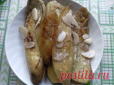 ВКУСНЫЕ МАРИНОВАННЫЕ БАКЛАЖАНЫ.

Вкуснятина невероятная! Попробуйте сделать и этот рецепт у вас приживется.

5-6 средних баклажанов очистить от шкурки, режем на пластинки и обжариваем до желтизны.
Показать полностью…