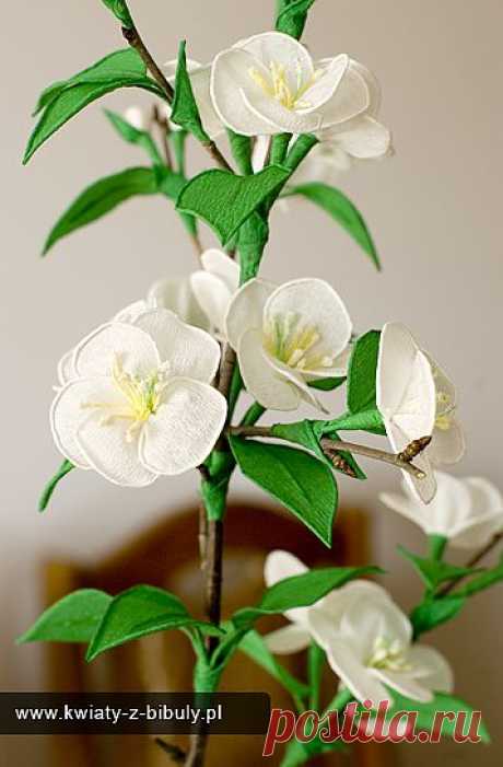 Веточка цветущей вишни из гофрированной бумаги. МК