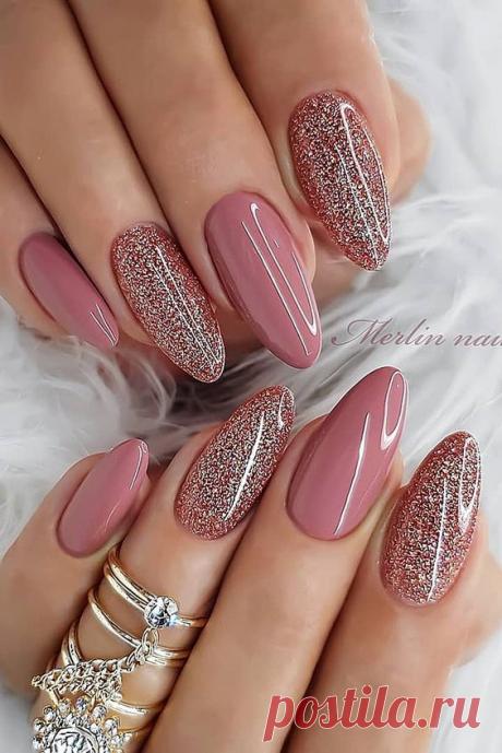 Дизайн ногтей в зрелом возрасте: идеи маникюра для женщин 50+ ➡️ Кликайте на фото, чтобы посмотреть