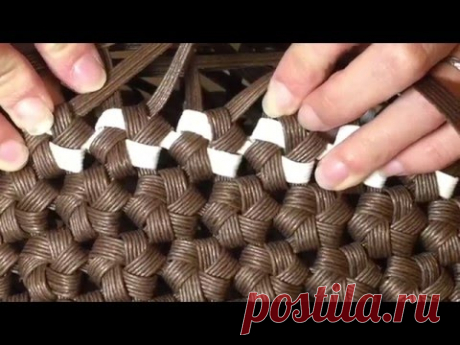 (8) クラフトバンドで作る花結びカゴ⑤　差し紐の足し方 Hanamusubi basket to make with craftband - YouTubeКорзина с цветочным узлом, изготовленная из ленты для рукоделия ⑥